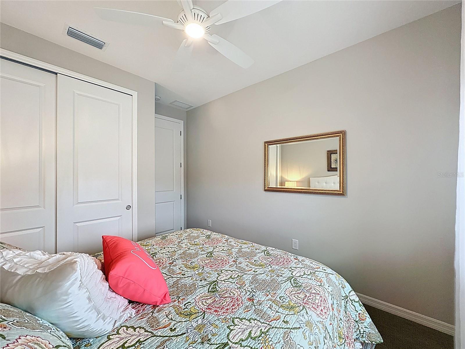 CASCADES/GROVELAND PH 6 - Residential