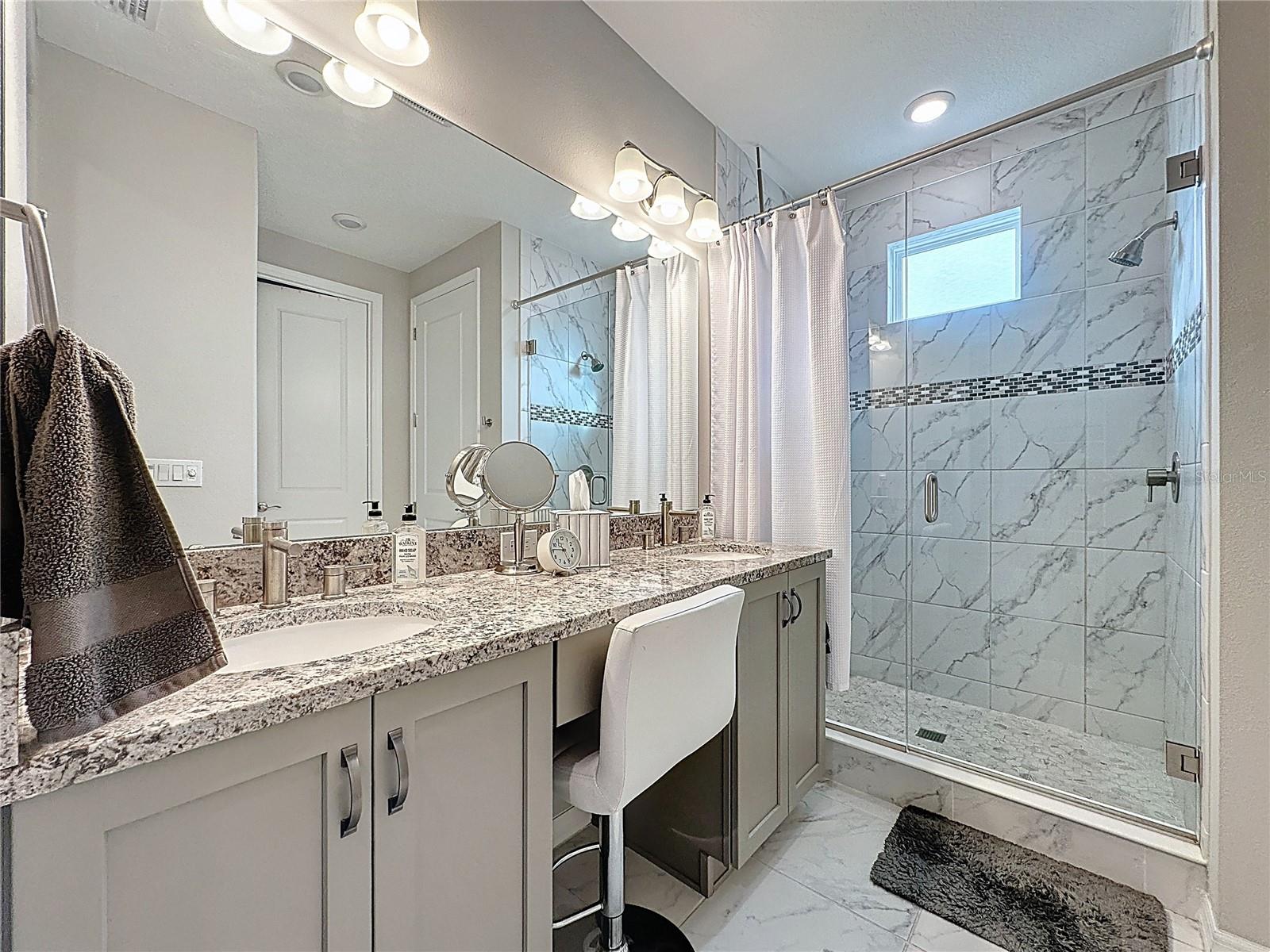 CASCADES/GROVELAND PH 6 - Residential