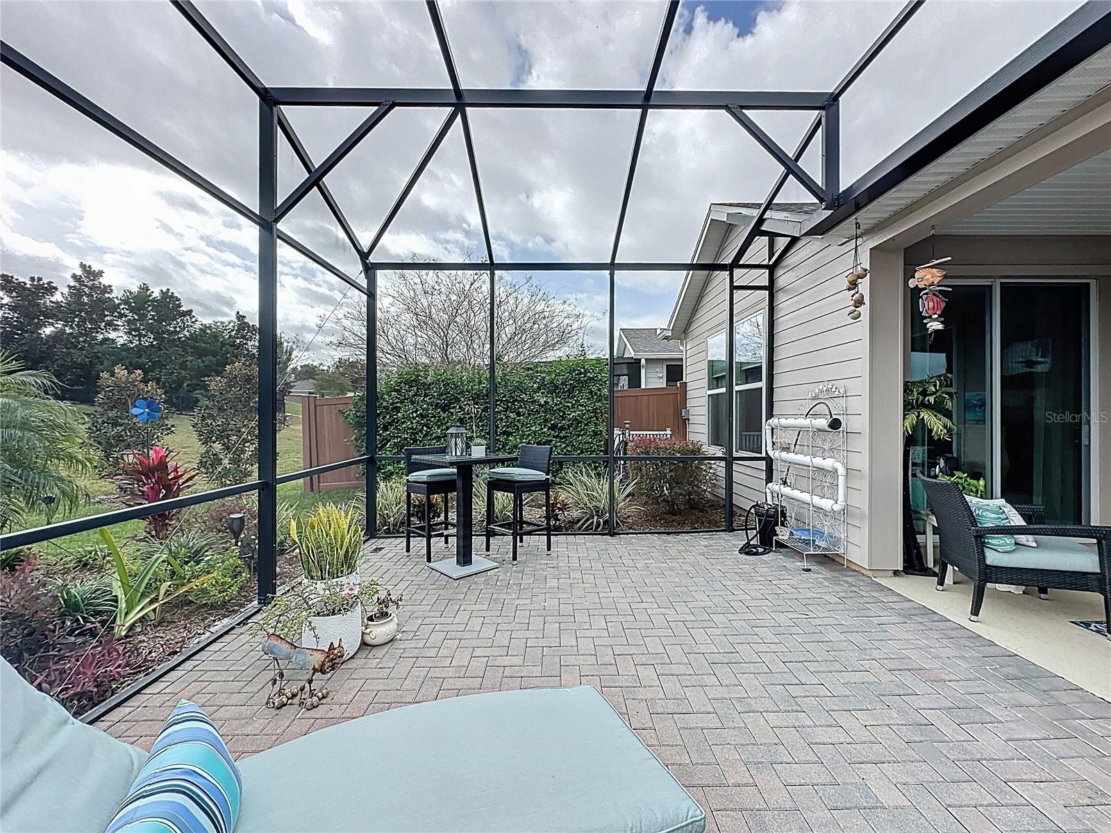 CASCADES/GROVELAND PH 6 - Residential