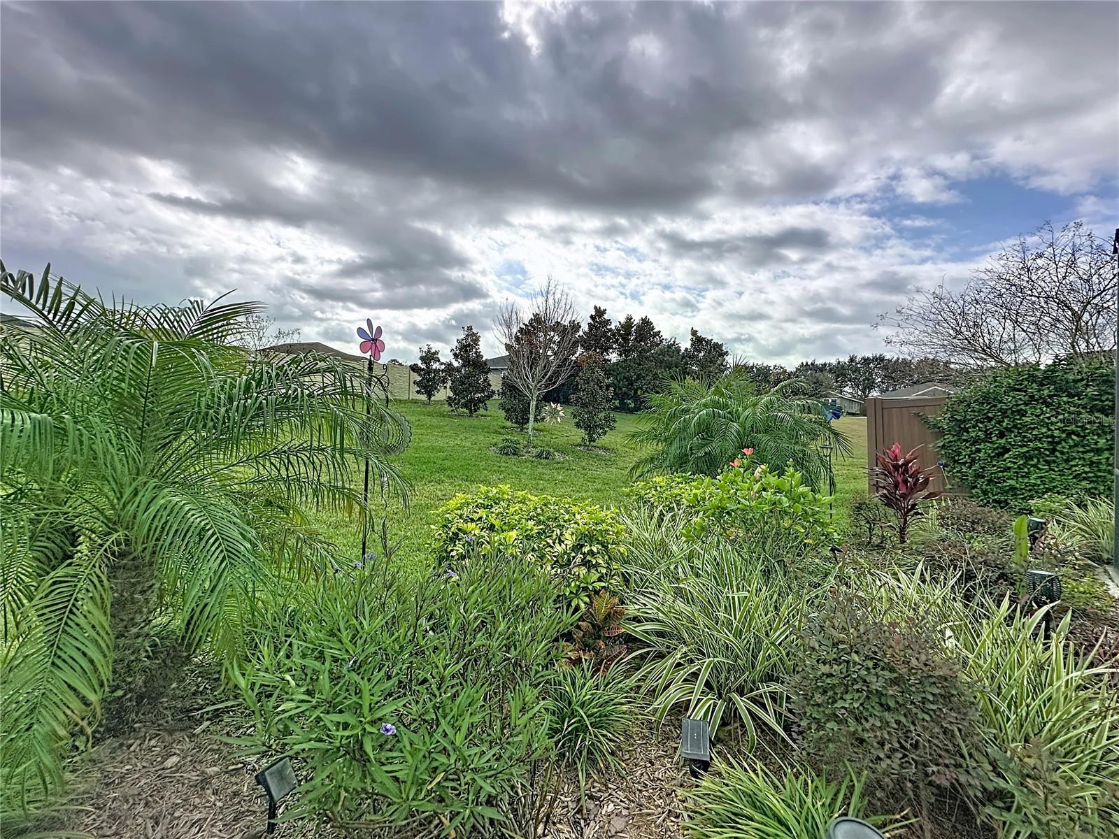 CASCADES/GROVELAND PH 6 - Residential