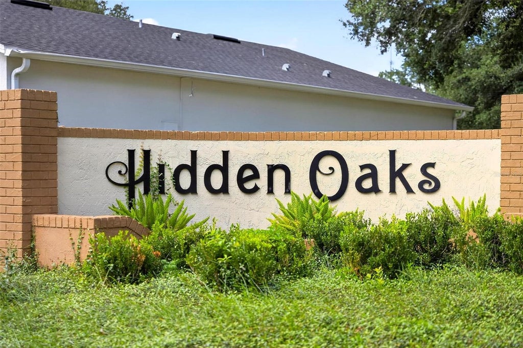 Photo of 211 Hanging Moss Lane, Lady Lake, FL 32159 (MLS # G5104571)