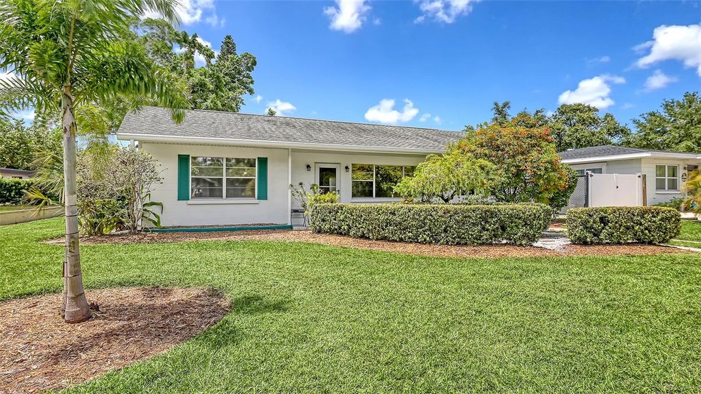Photo of 2088 Grove Street, Sarasota, FL 34239 (MLS # A4656524)