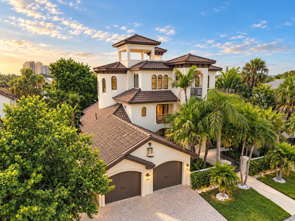 Photo of 980 Bay Esplanade, Clearwater, FL 33767 (MLS # TB8554787)