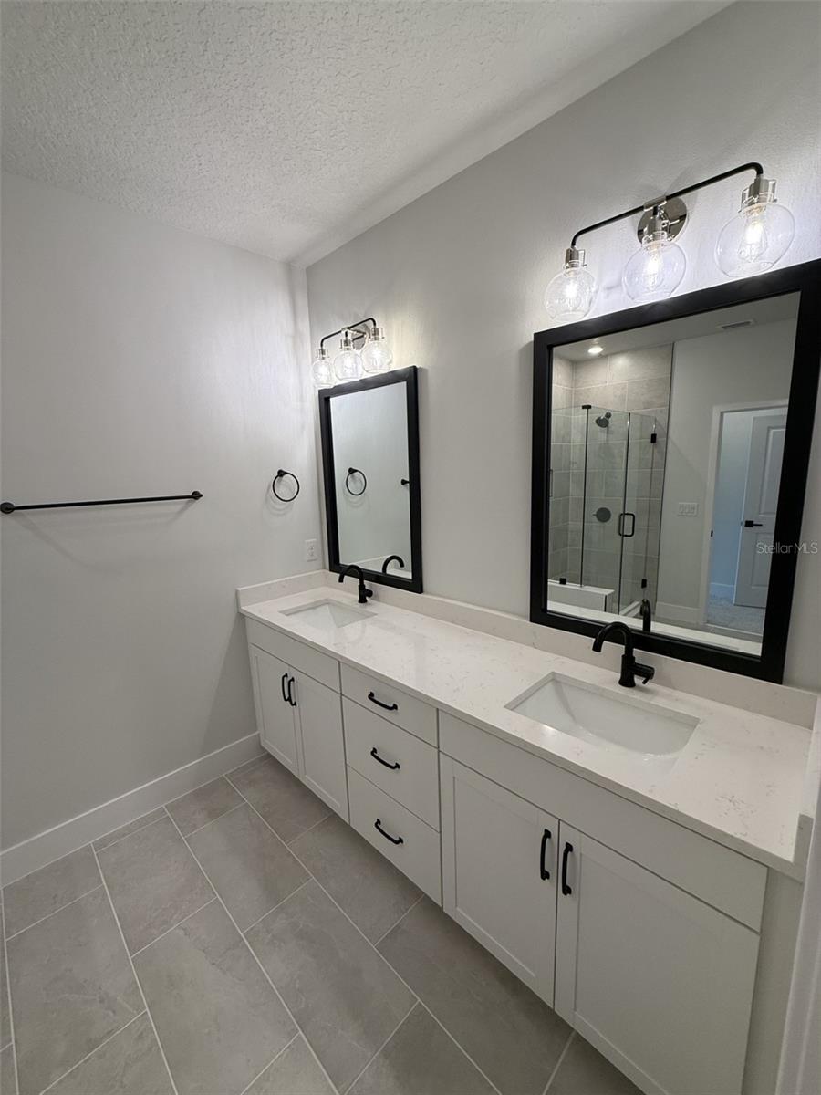 APEX AT SEMINOLE HEIGHTS - Residential Lease