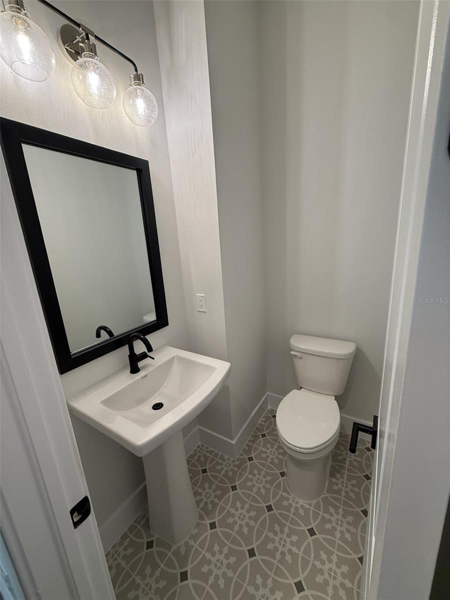 APEX AT SEMINOLE HEIGHTS - Residential Lease