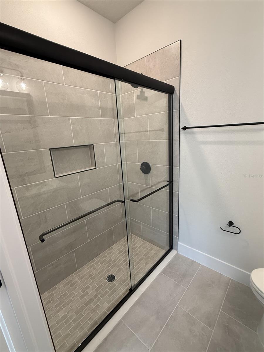 APEX AT SEMINOLE HEIGHTS - Residential Lease