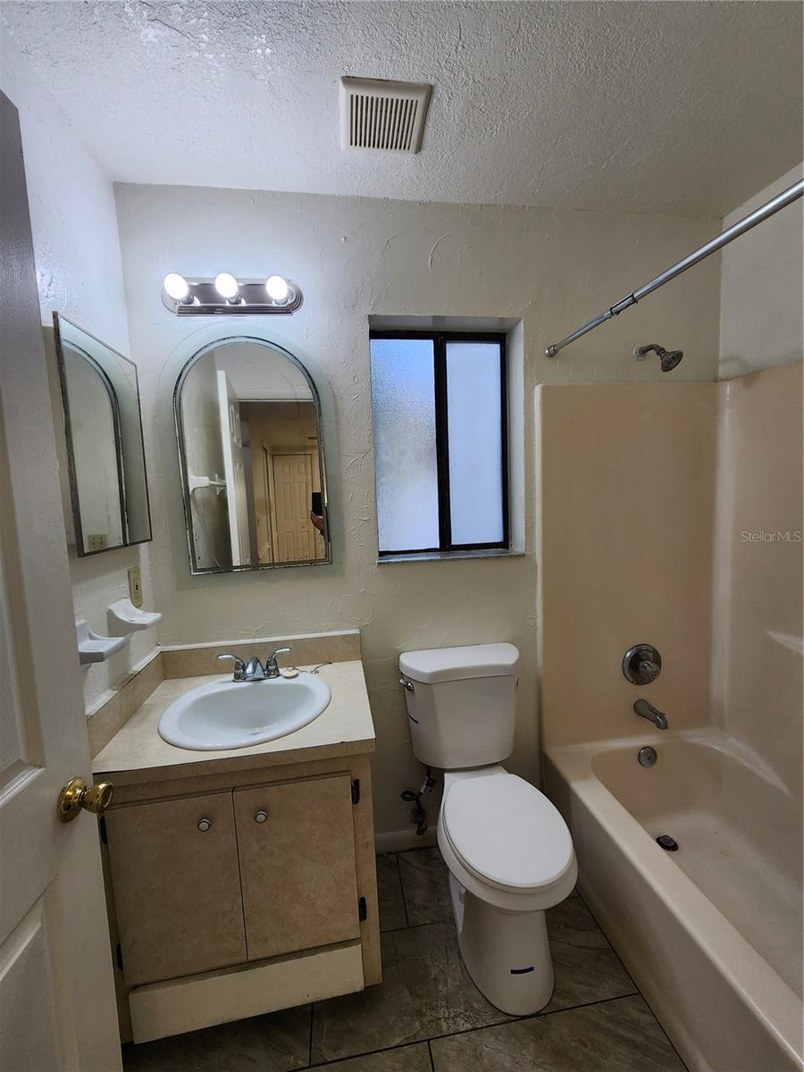 TOWER OAKS MANOR - Residential Lease