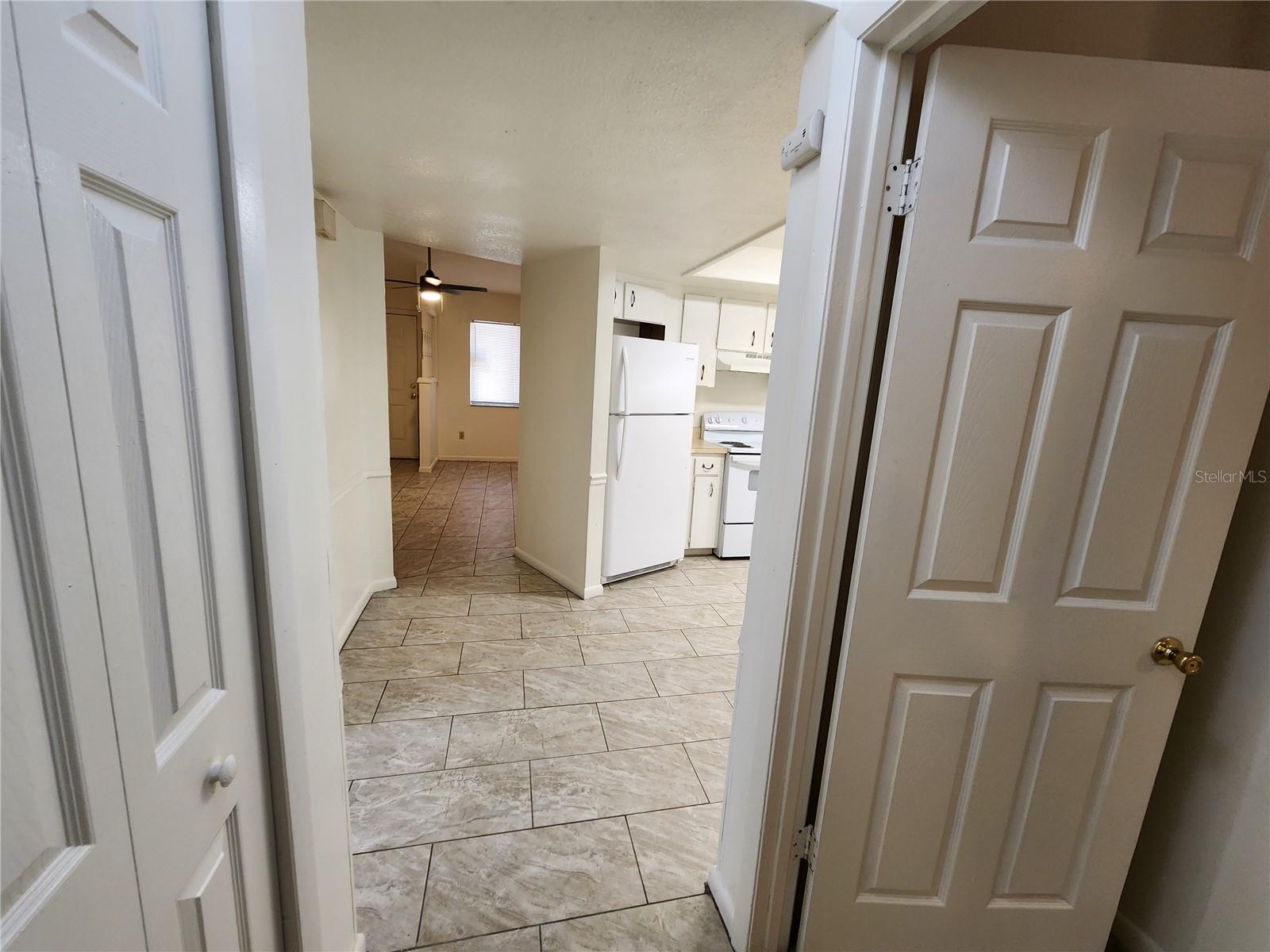 TOWER OAKS MANOR - Residential Lease