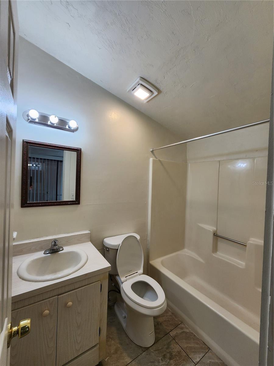 TOWER OAKS MANOR - Residential Lease