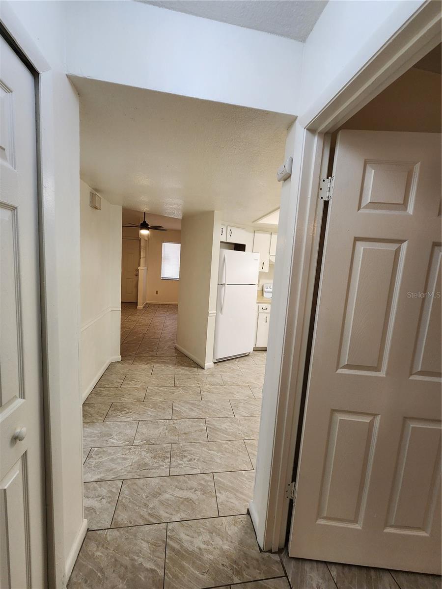 TOWER OAKS MANOR - Residential Lease