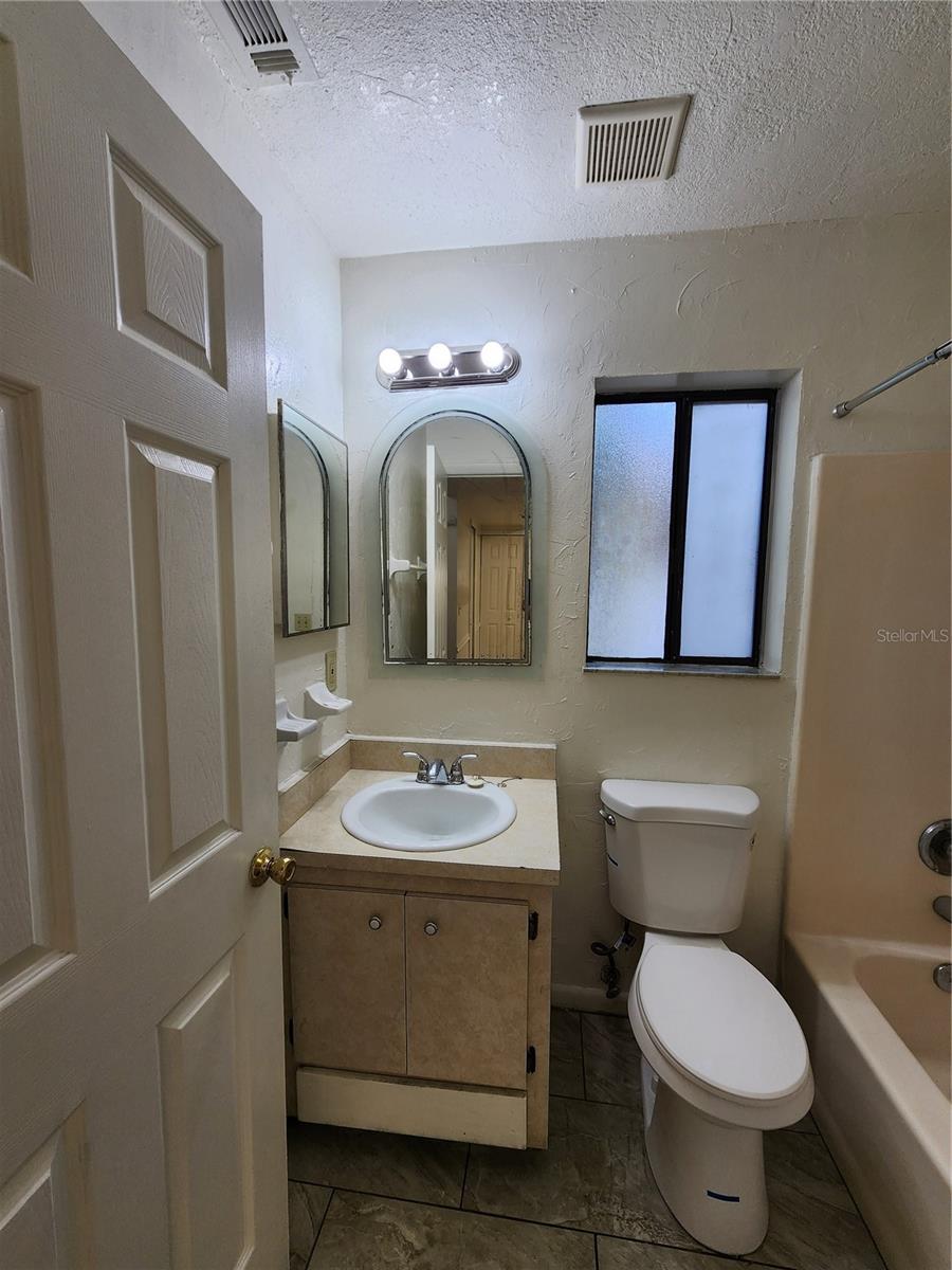 TOWER OAKS MANOR - Residential Lease