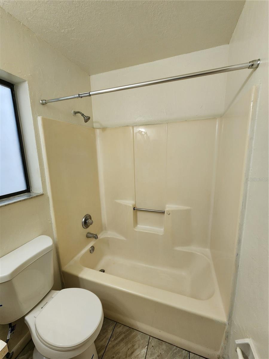 TOWER OAKS MANOR - Residential Lease