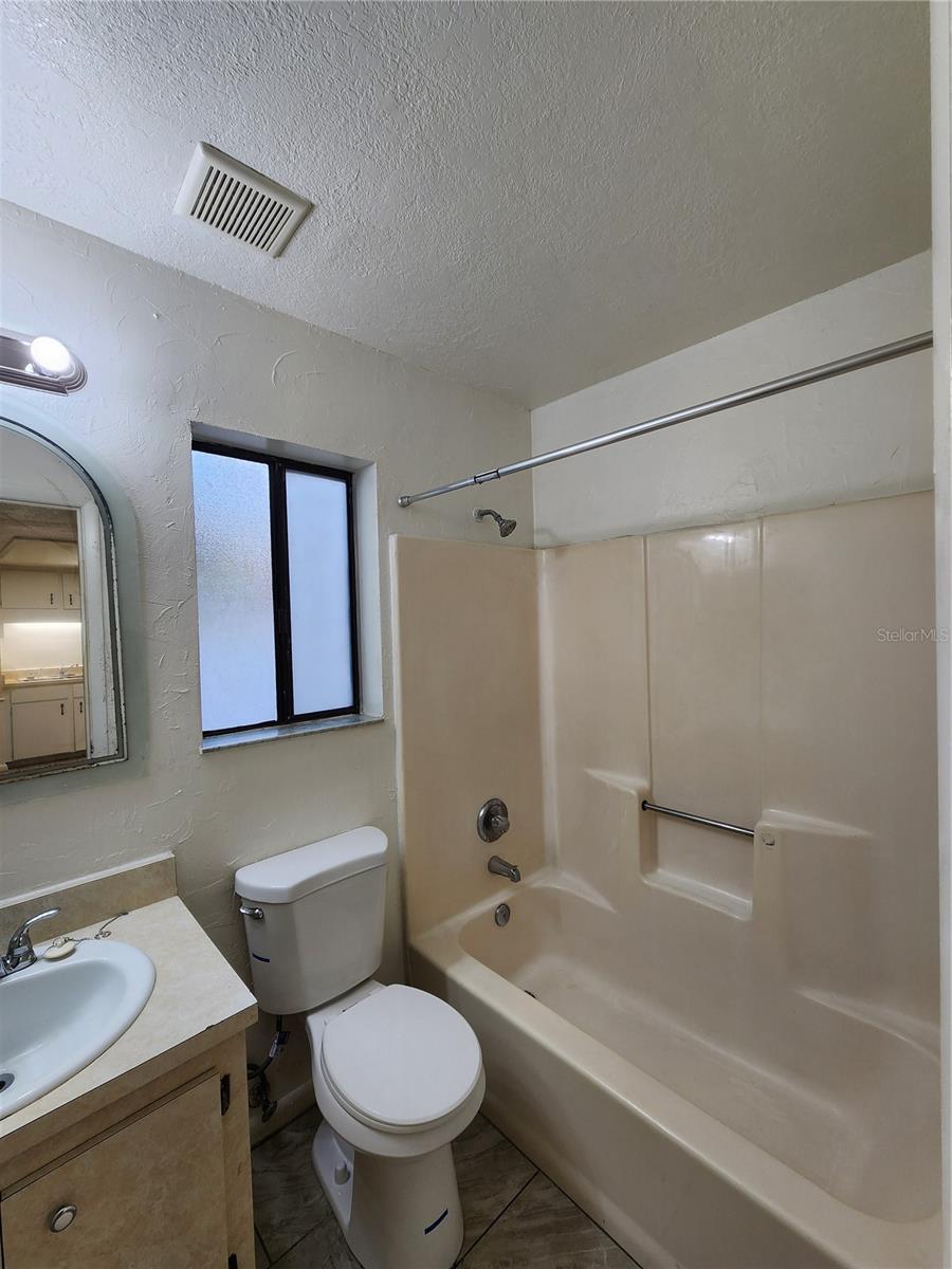 TOWER OAKS MANOR - Residential Lease