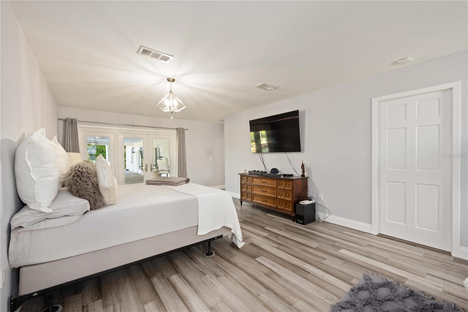 MEADOWS THE - Residential