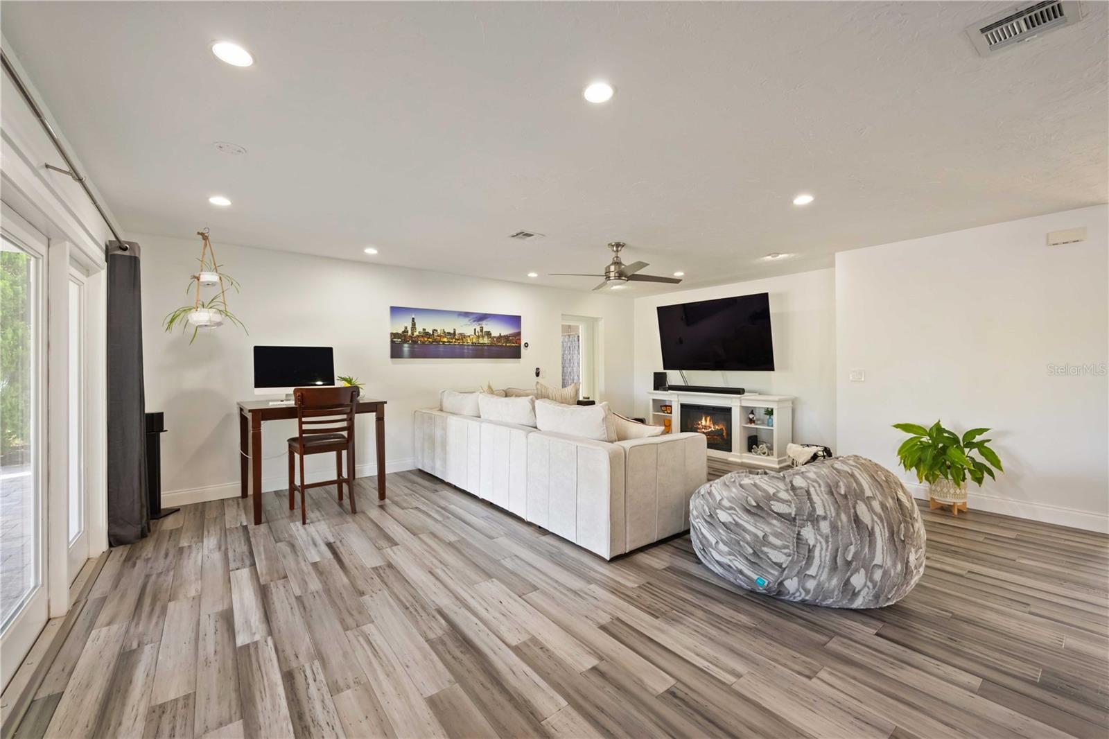 MEADOWS THE - Residential