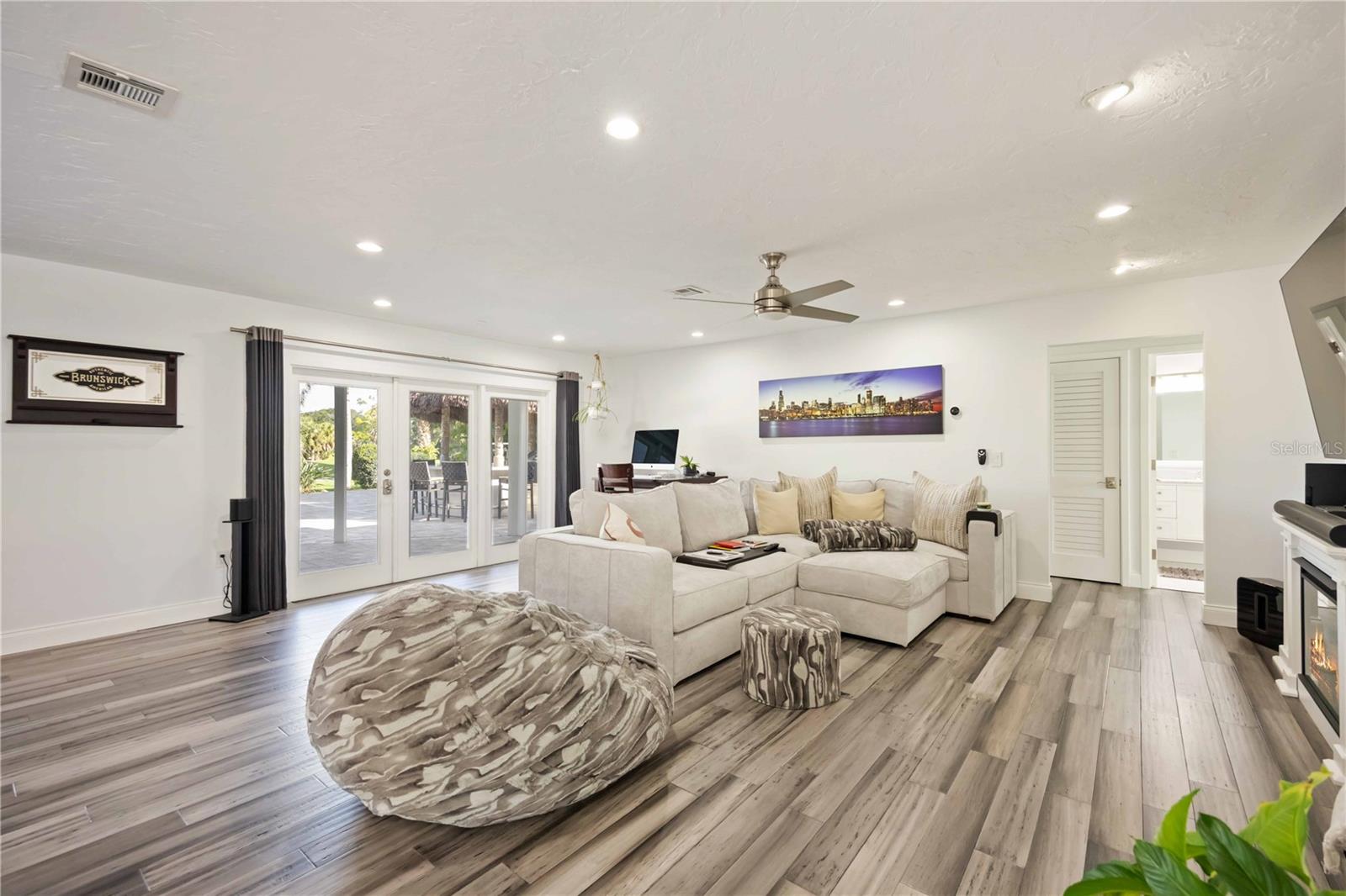 MEADOWS THE - Residential