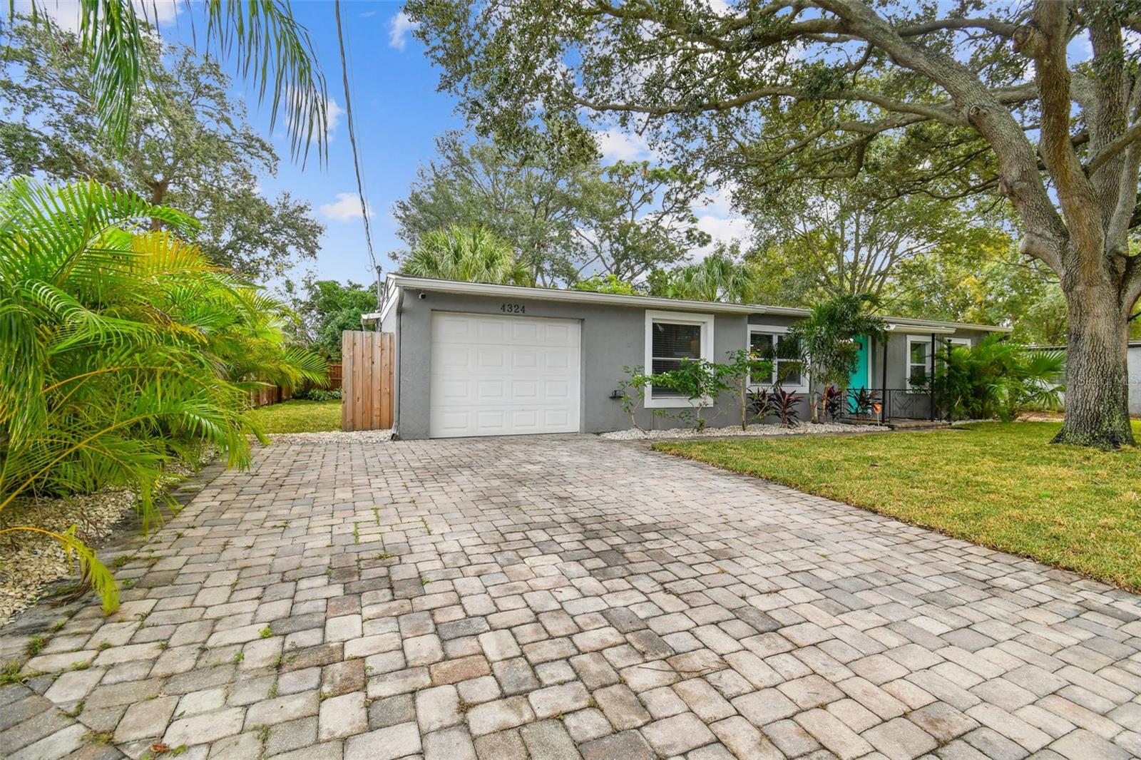 MANHATTAN MANOR REV - Residential Lease