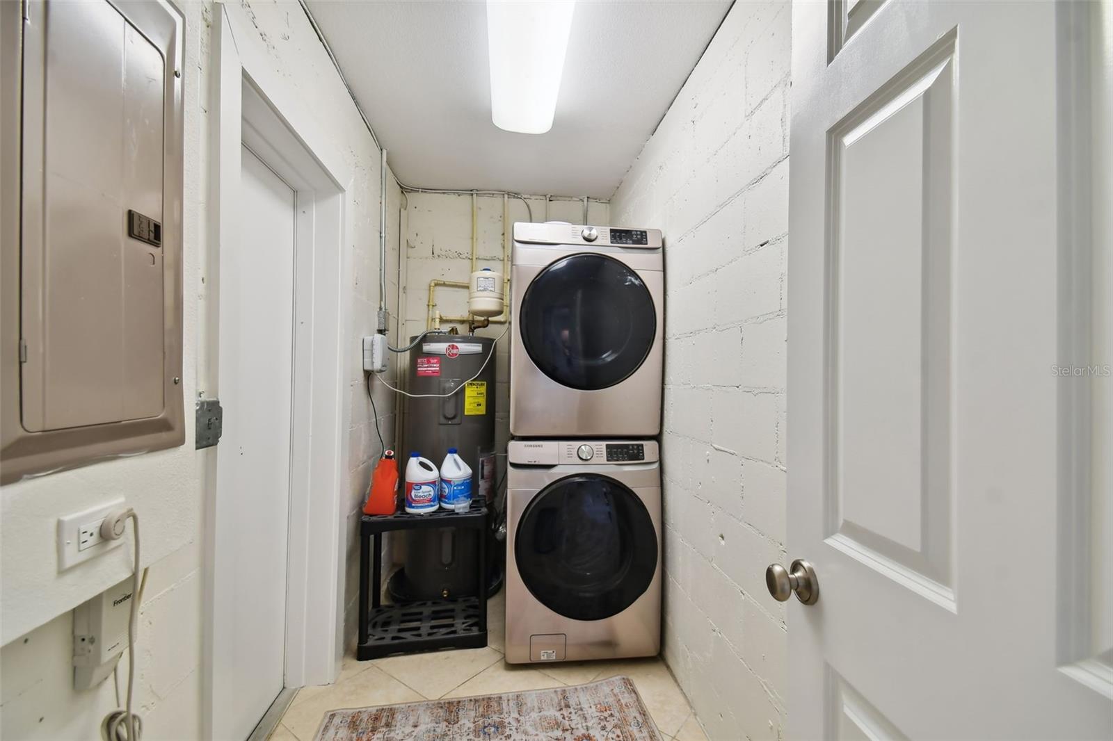 MANHATTAN MANOR REV - Residential Lease