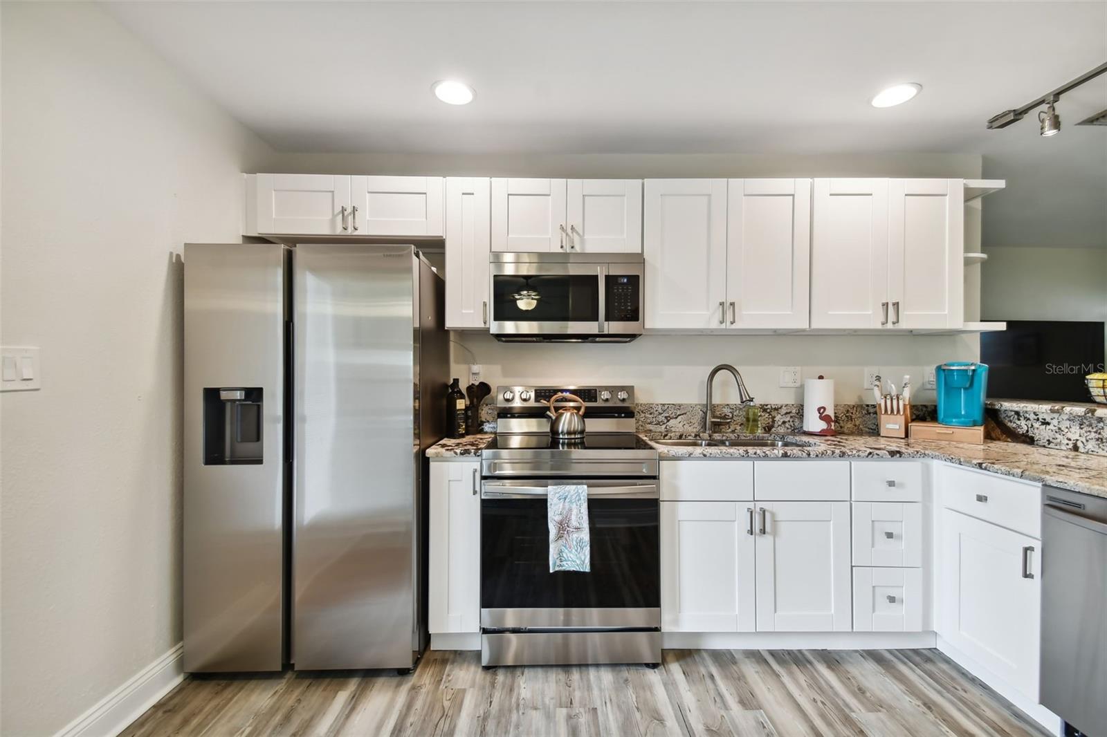 MANHATTAN MANOR REV - Residential Lease