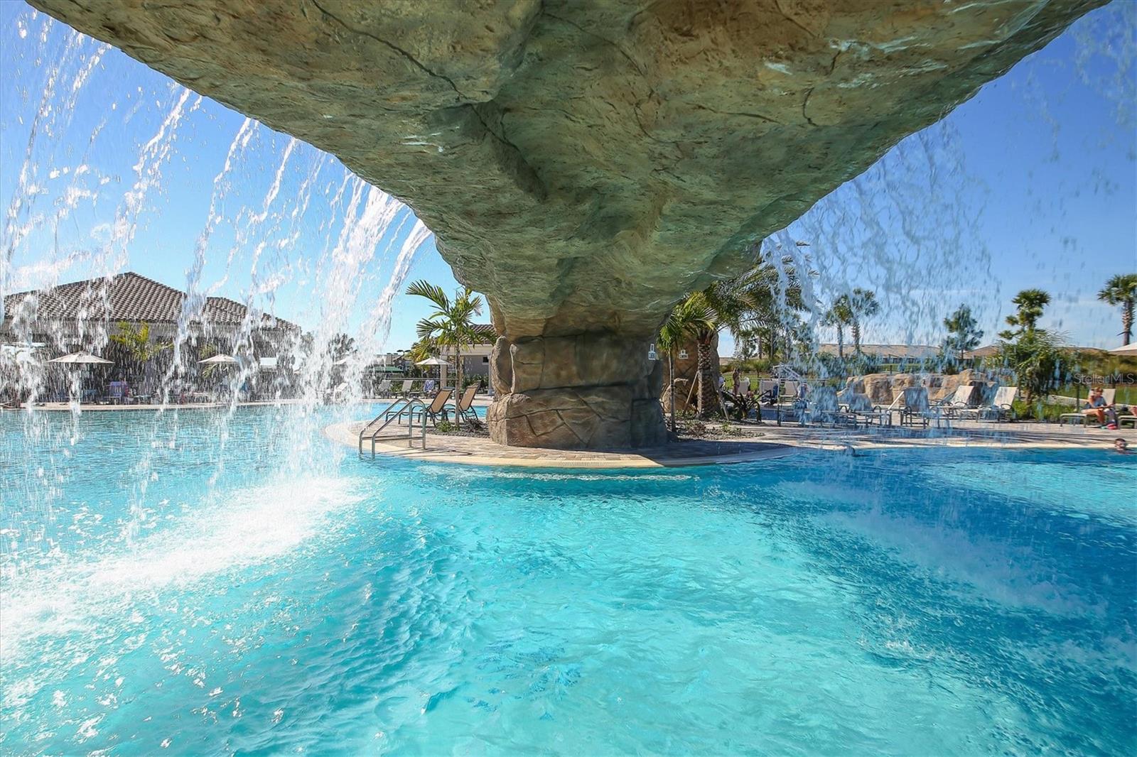 LAKEWOOD NATIONAL COACH HOMES III - Residential