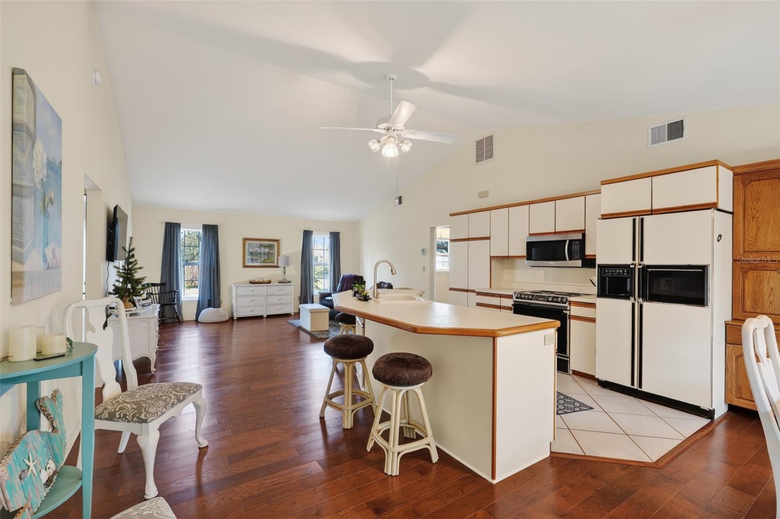 WHIP O WILL HILL - Residential