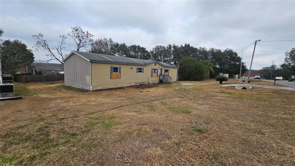 Photo of 225 Skyline Drive, Lady Lake, FL 32159 (MLS # G5107877)