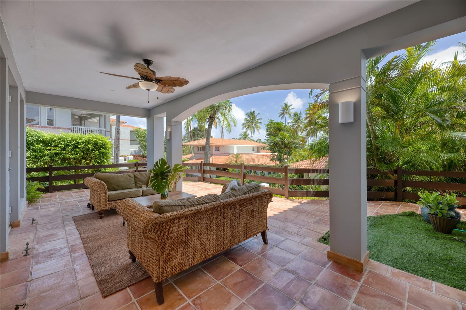 DORADO BEACH - Residential