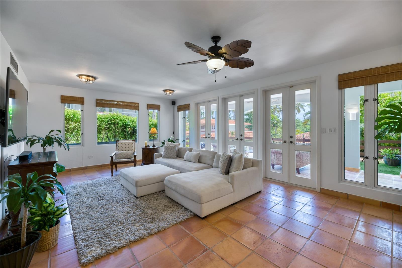 DORADO BEACH - Residential