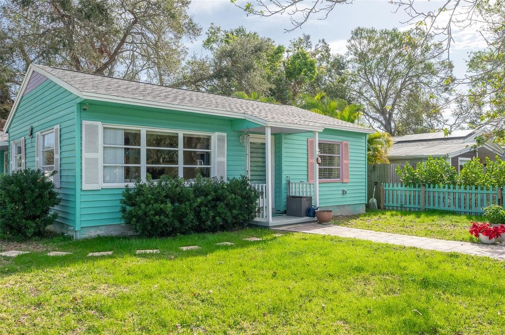 Photo of 2600 46th Street S, Gulfport, FL 33711 (MLS # TB8426106)