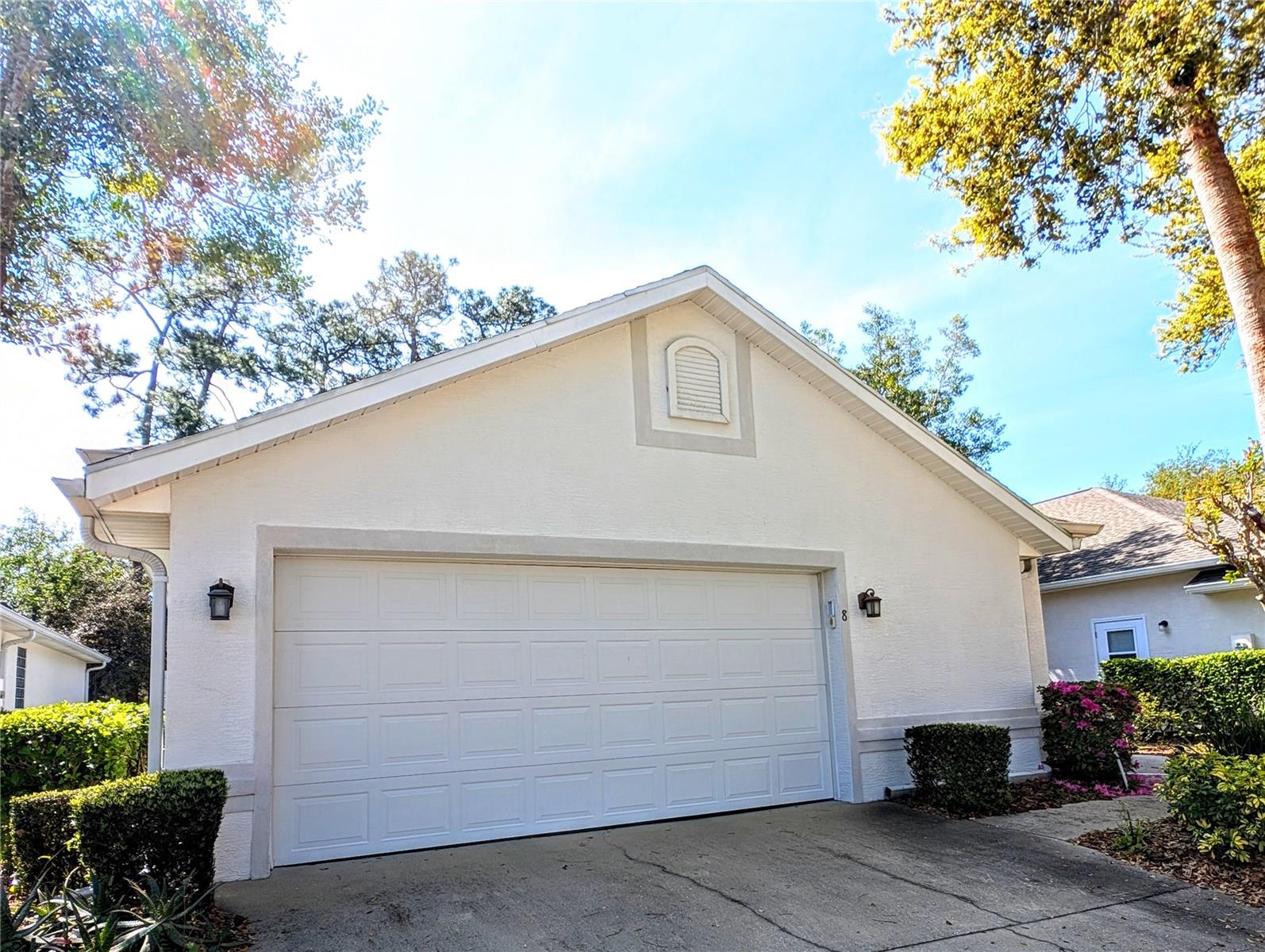 8 CROSSTIE COURT