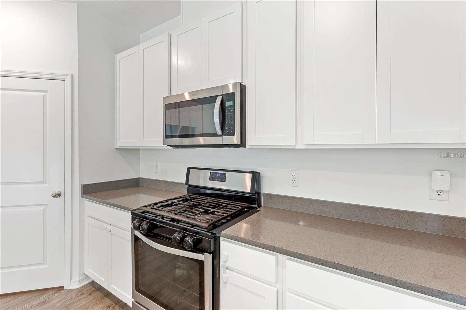 5435 LOS ROBLES COURT