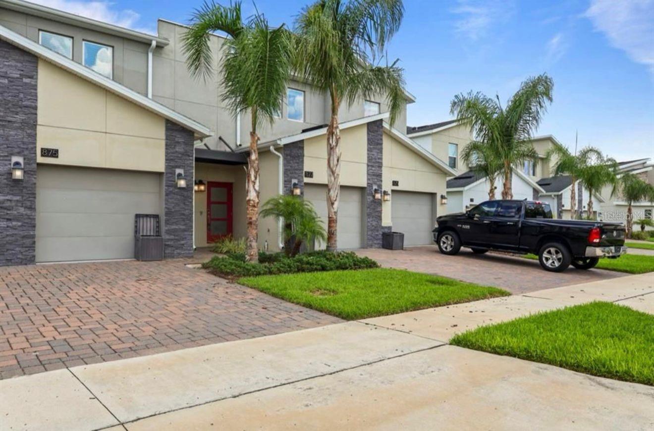 Golf view 3 bedrooms and 2 bathrooms townhouse on second floor, vacation community pool in championsgate