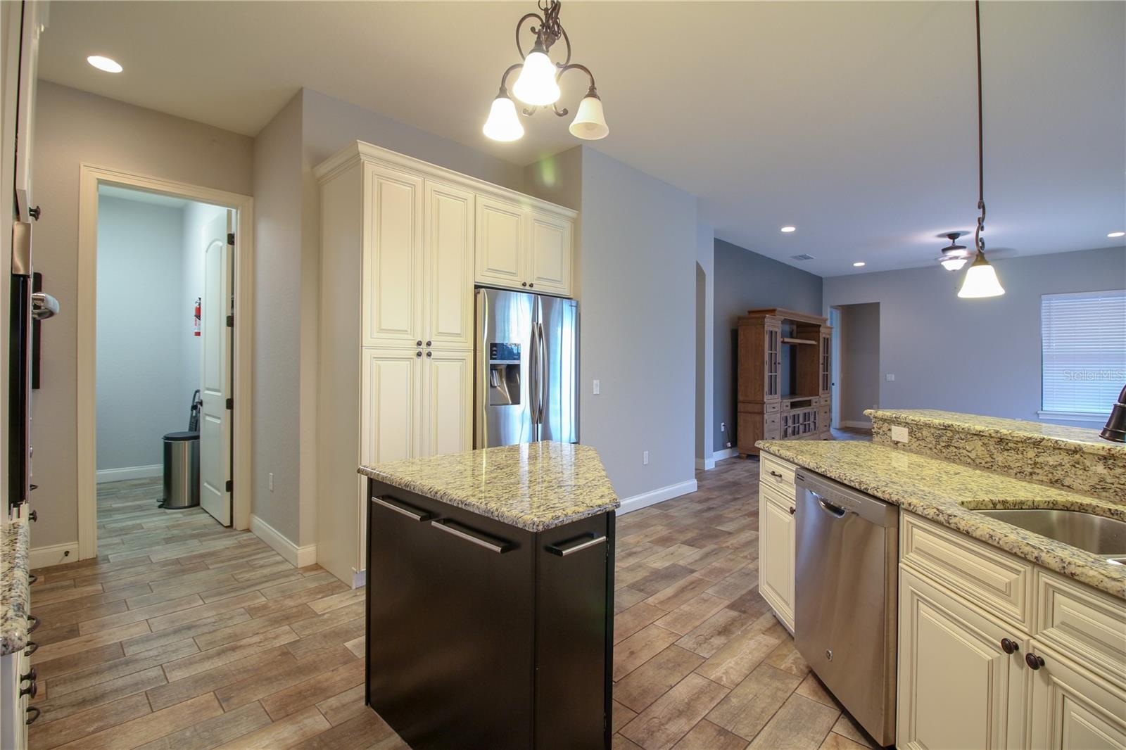 VILLAGE SPIRIT LAKE ADD - Residential Lease