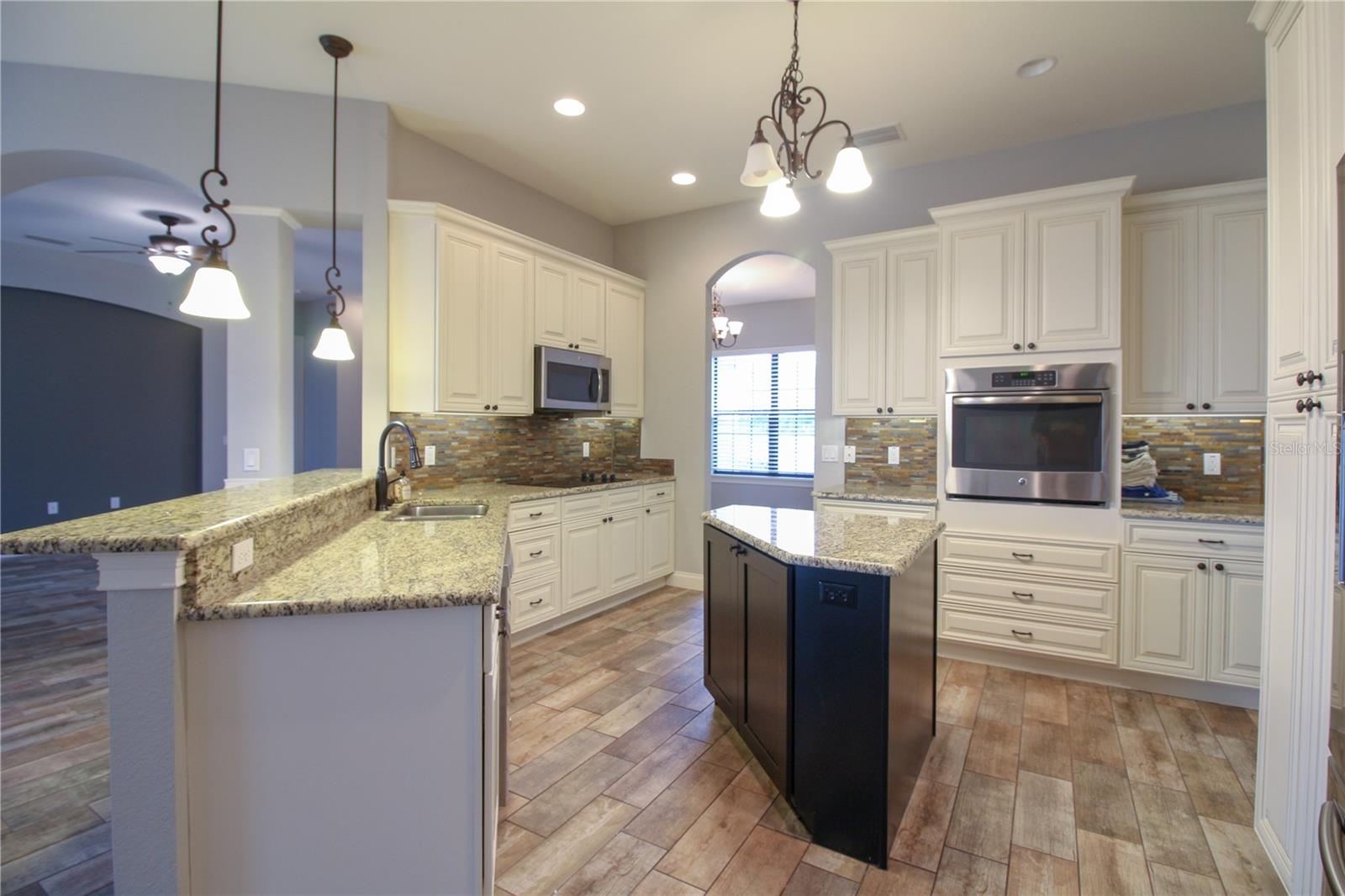 VILLAGE SPIRIT LAKE ADD - Residential Lease