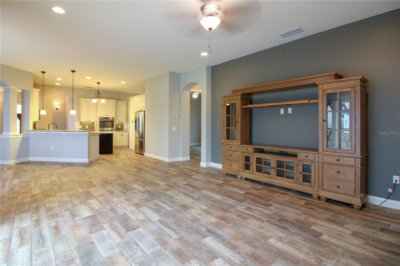 VILLAGE SPIRIT LAKE ADD - Residential Lease