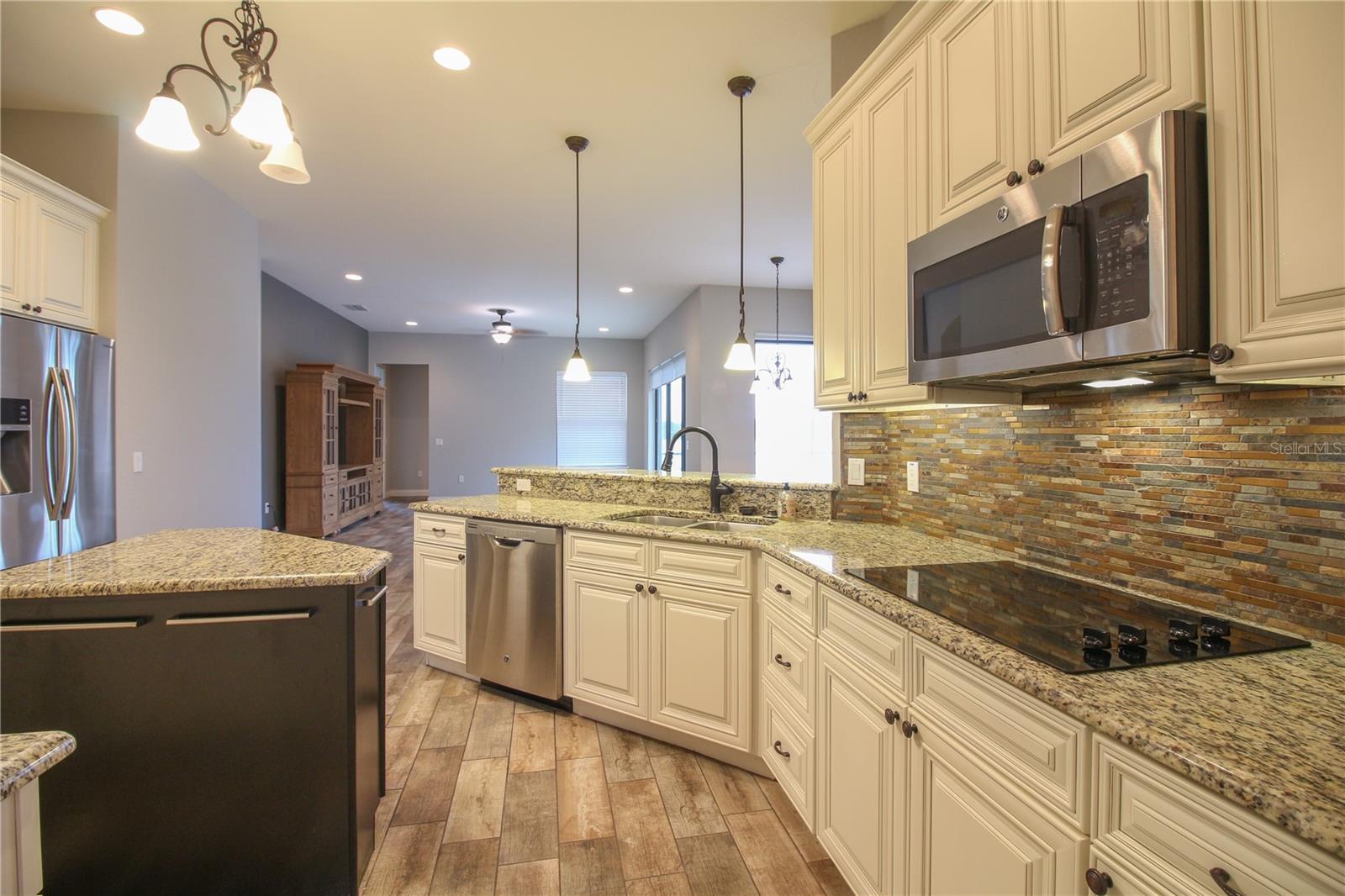 VILLAGE SPIRIT LAKE ADD - Residential Lease