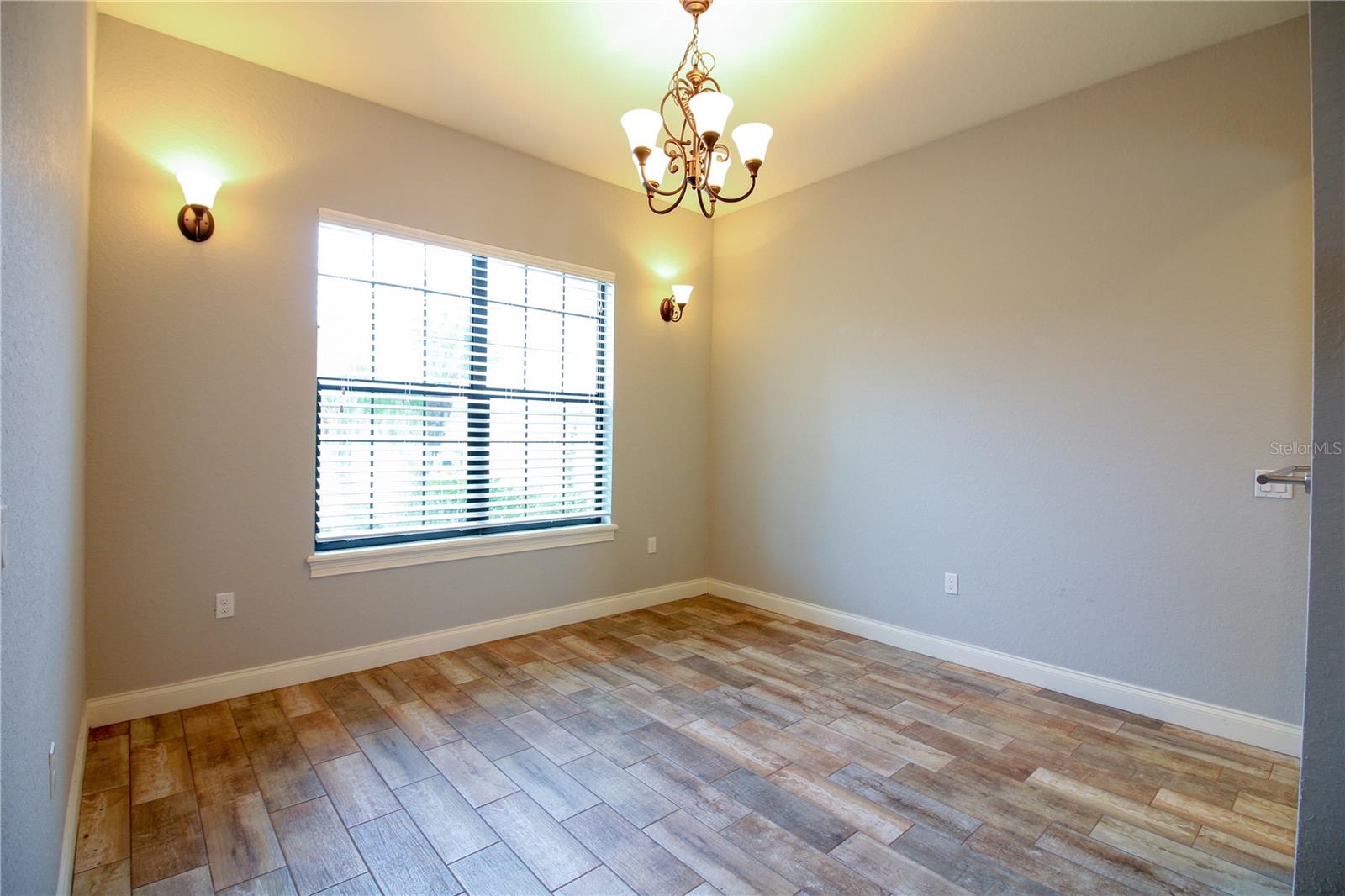 VILLAGE SPIRIT LAKE ADD - Residential Lease