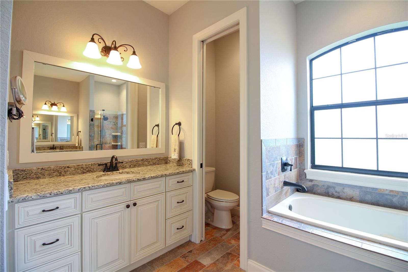 VILLAGE SPIRIT LAKE ADD - Residential Lease