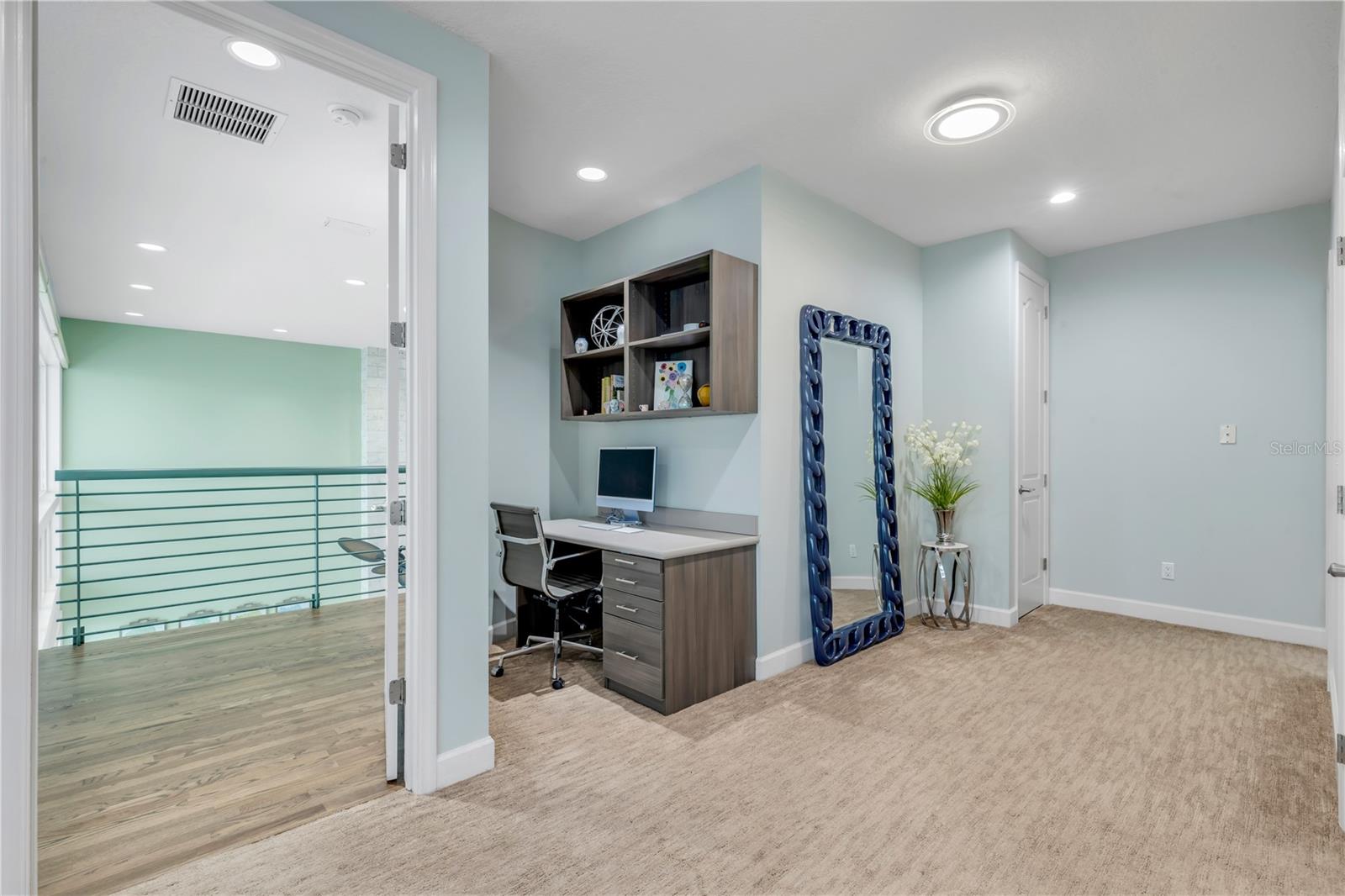 ORLANDO BEACH - Residential