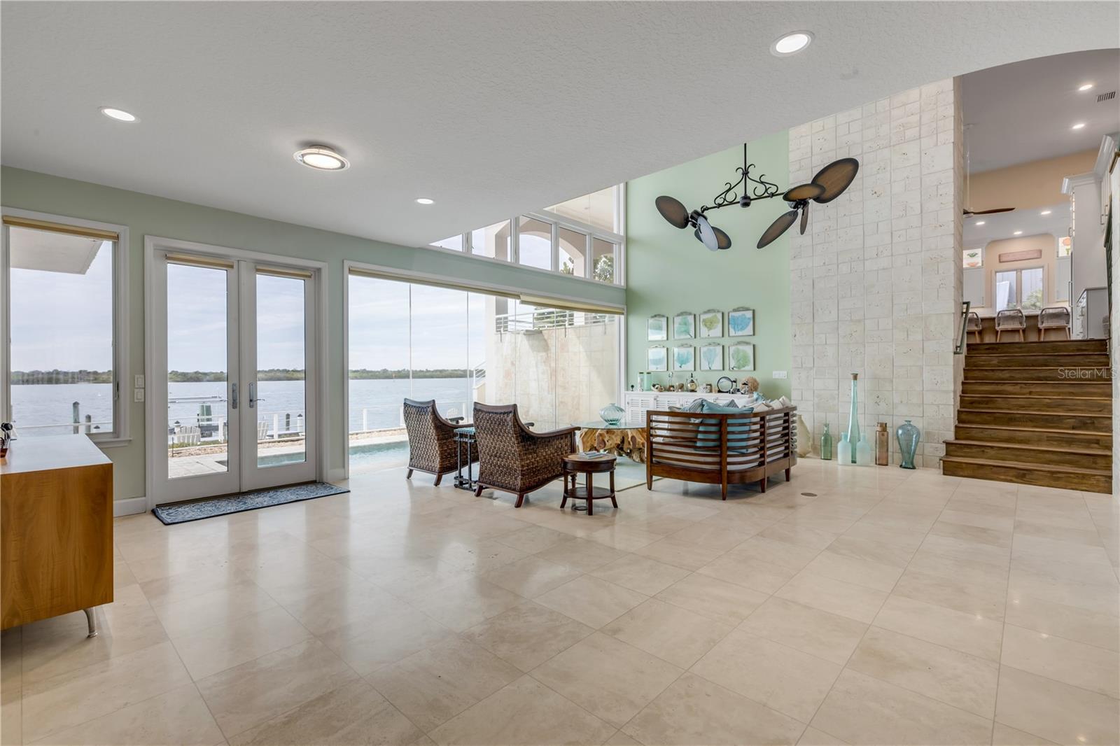 ORLANDO BEACH - Residential