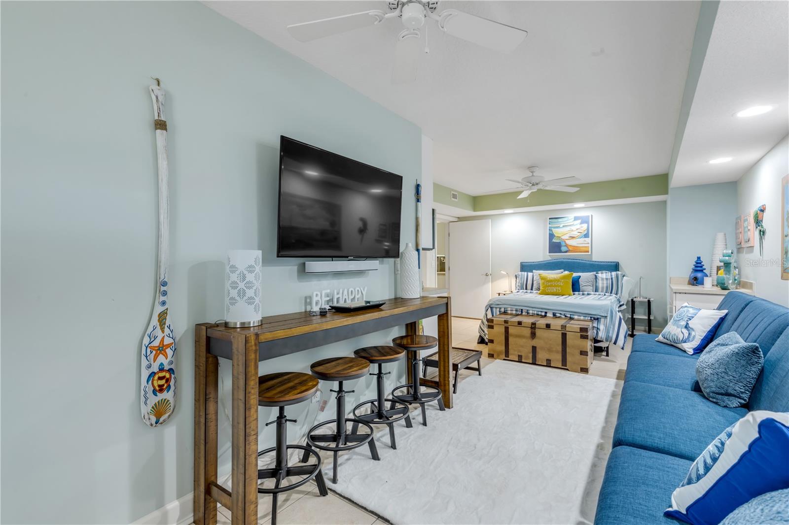 ORLANDO BEACH - Residential