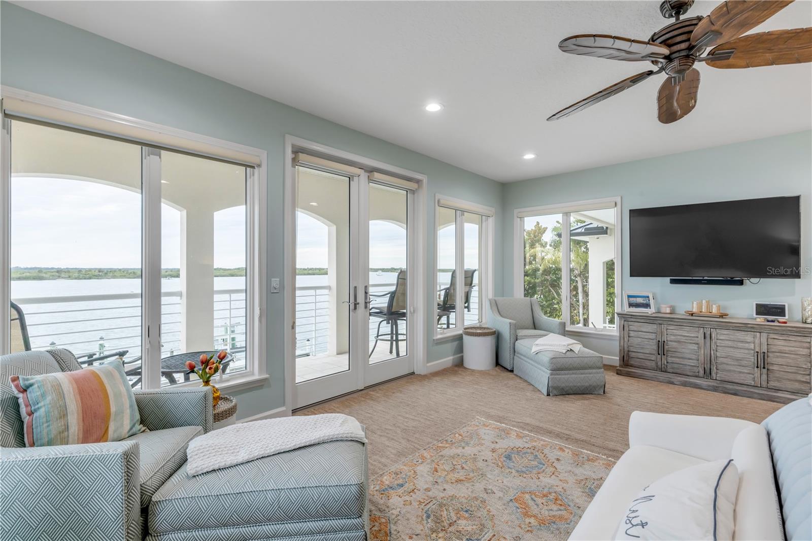 ORLANDO BEACH - Residential