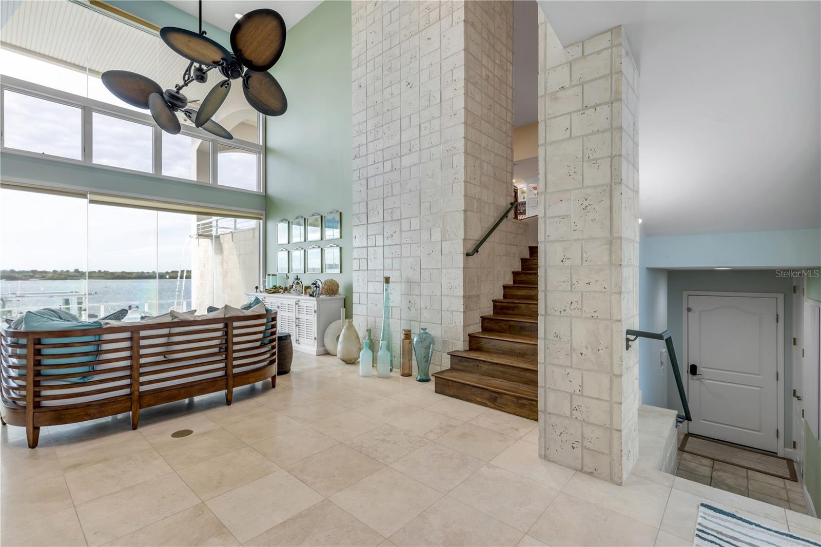 ORLANDO BEACH - Residential