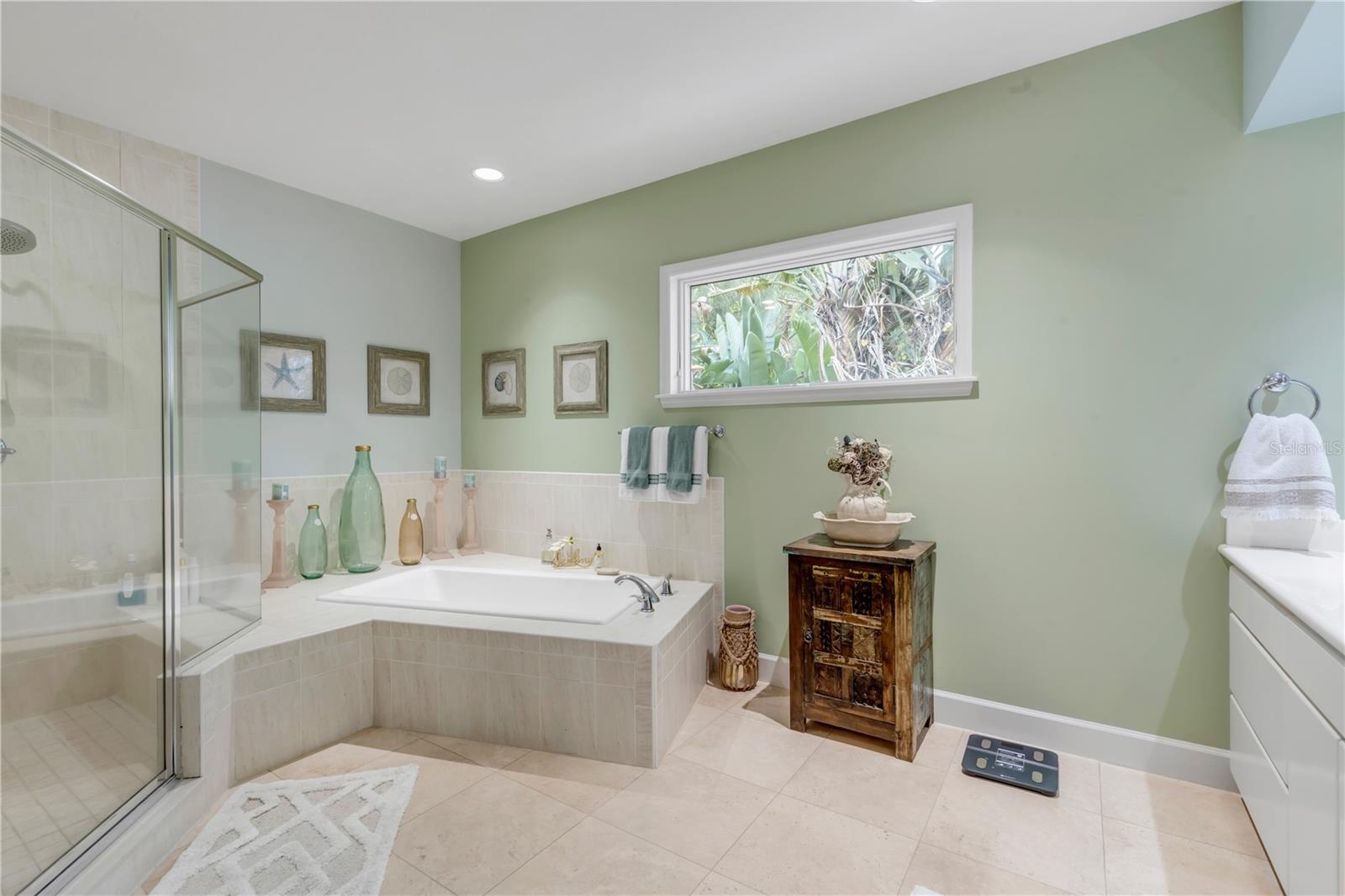 ORLANDO BEACH - Residential