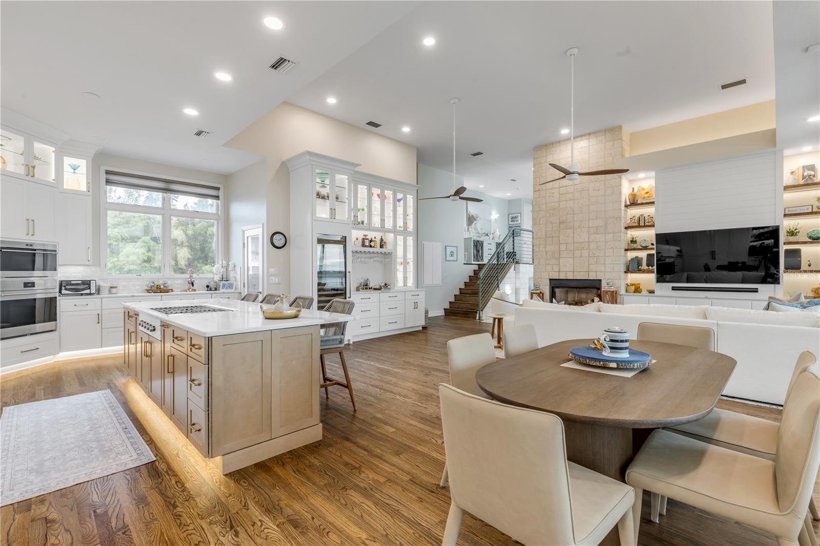 ORLANDO BEACH - Residential