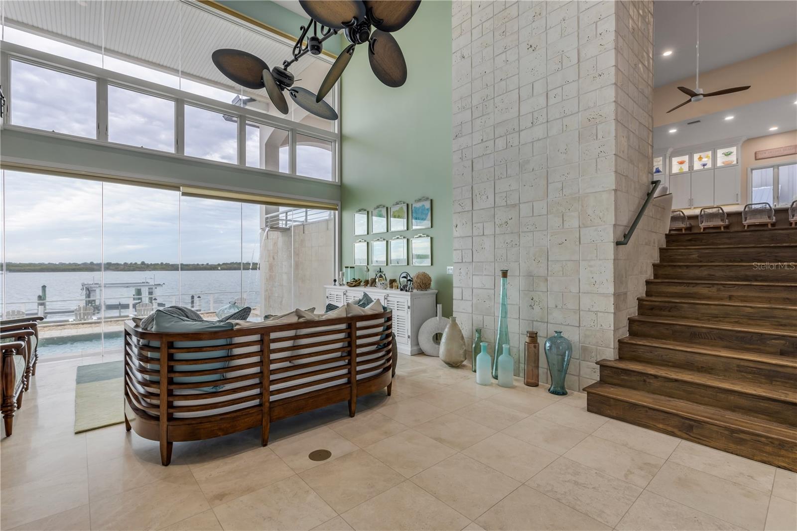 ORLANDO BEACH - Residential