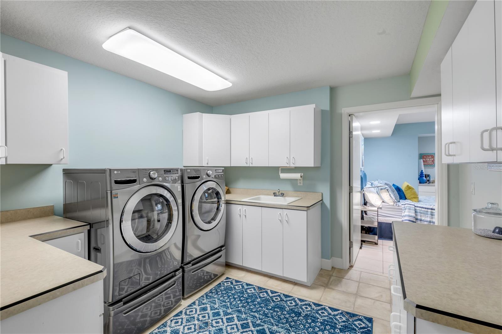 ORLANDO BEACH - Residential