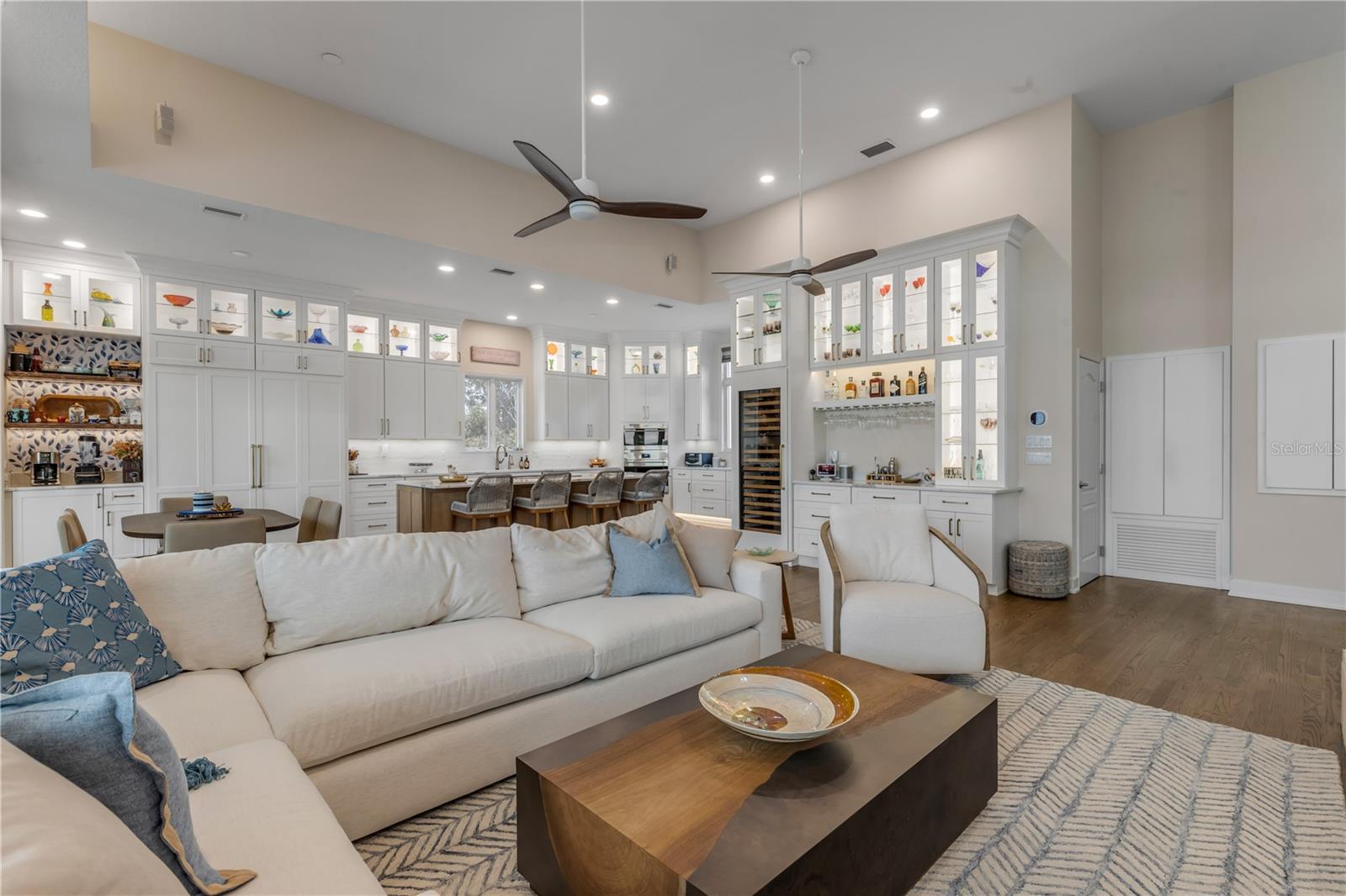 ORLANDO BEACH - Residential