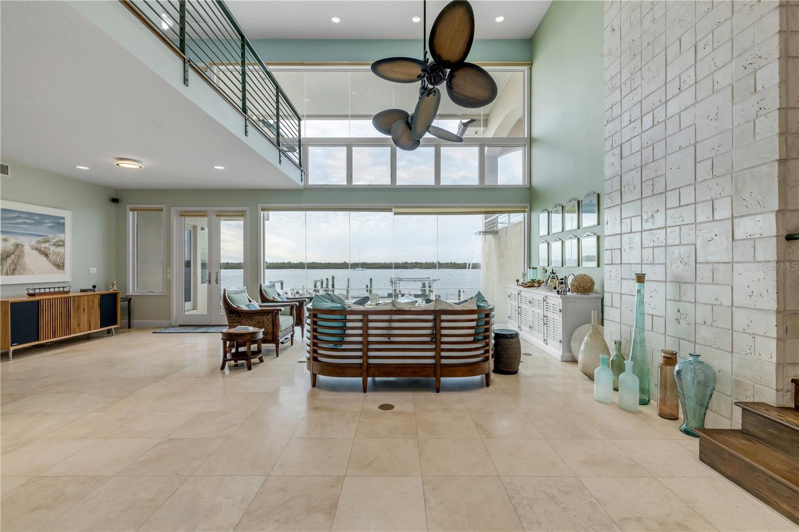 ORLANDO BEACH - Residential