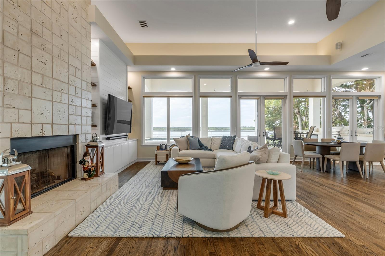 ORLANDO BEACH - Residential